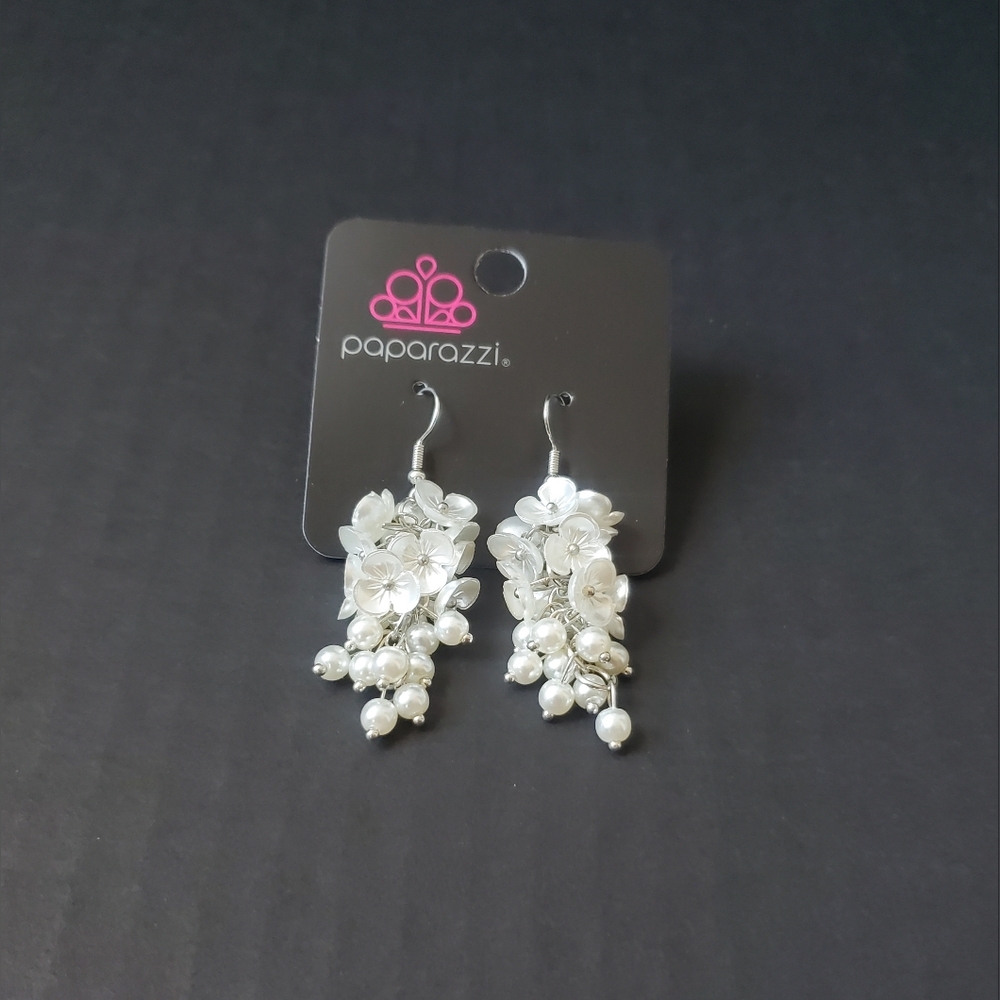 Paparazzi Silver Floral Pearl Earrings